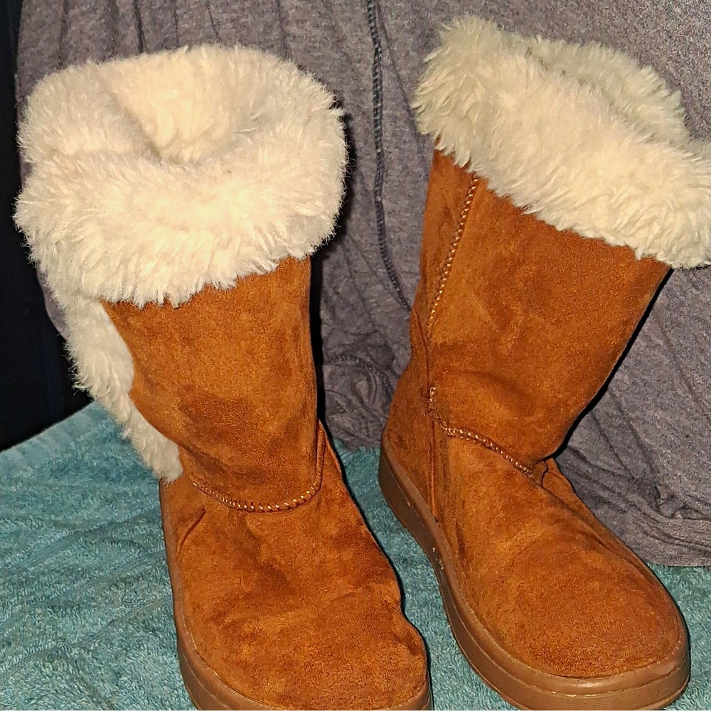 Women's Brown Suede Mid-Calf Snow Boots Faux Fur Lined Button Pull On 13